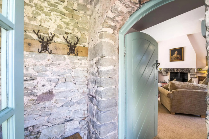 Room 2 of 13