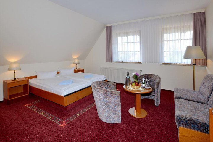 Room 10 of 42