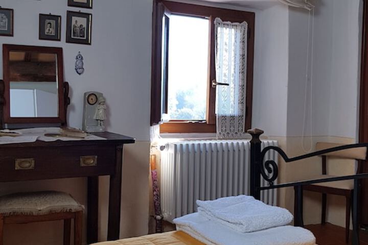 Room 4 of 60