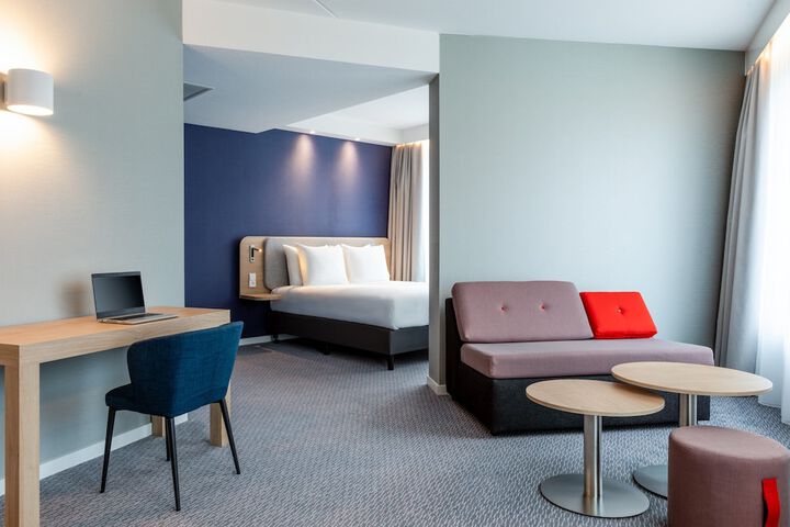 Room 9 of 44