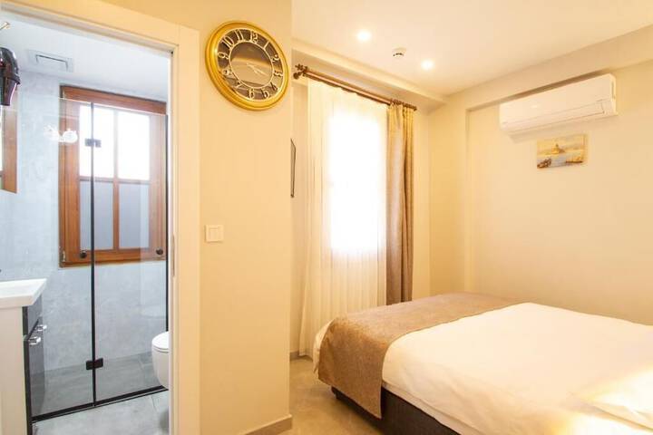 Room 7 of 51