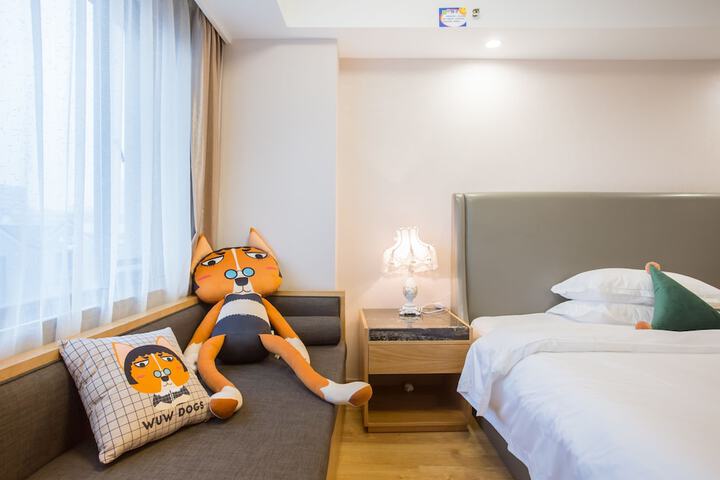 Room 34 of 67