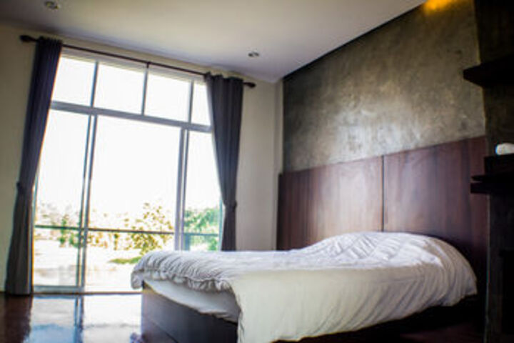 Room 15 of 28