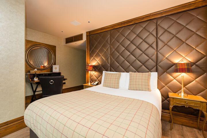 Room 43 of 194