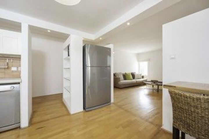 Room 16 of 22