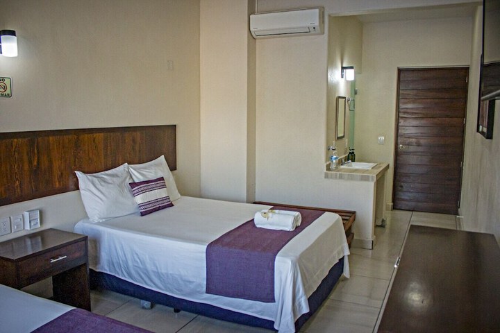 Room 33 of 59
