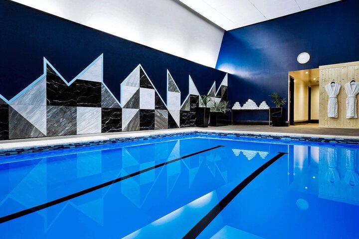 Hotel Pool