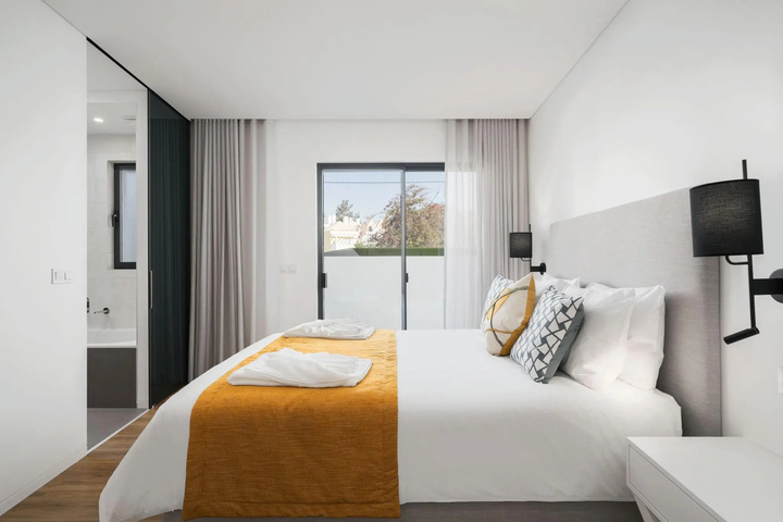 Room 2 of 22