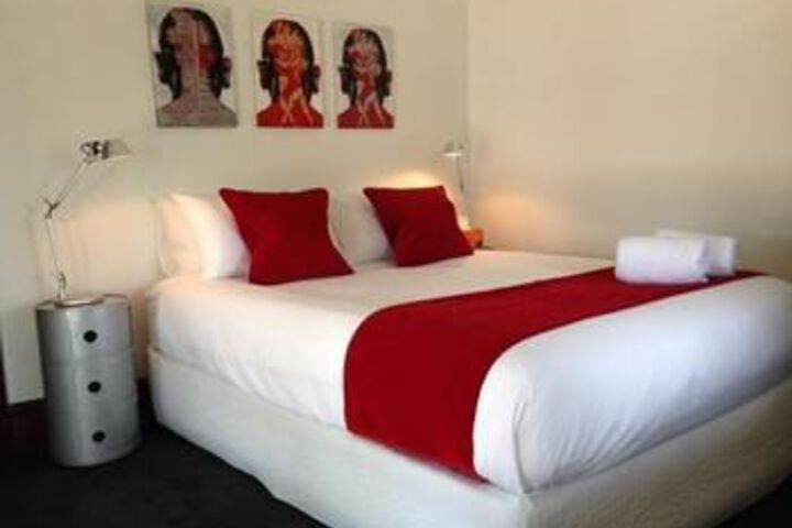Room 3 of 16