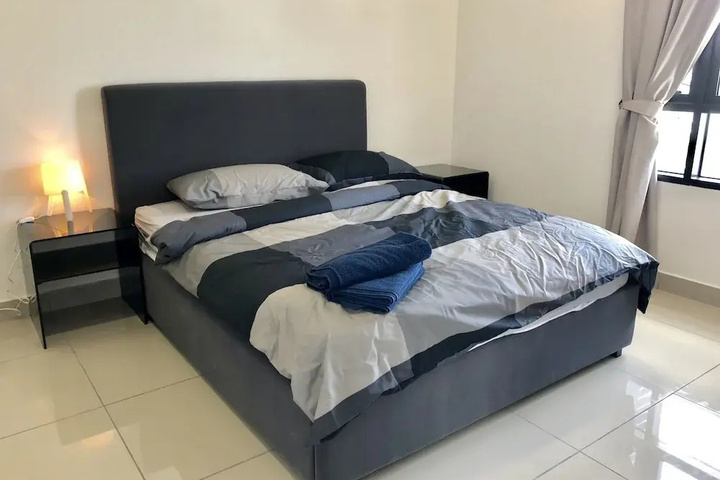 Room 5 of 24