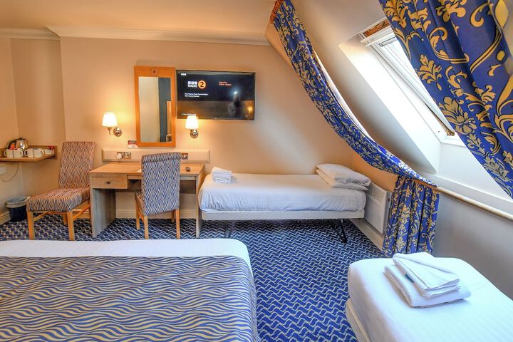 Room 60 of 216