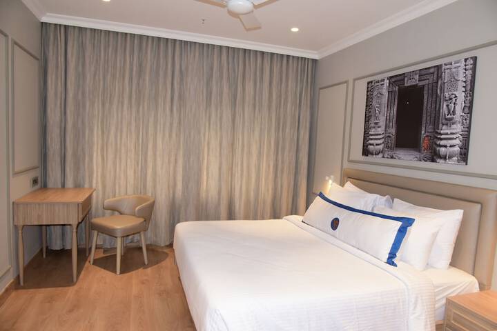 Room 17 of 103