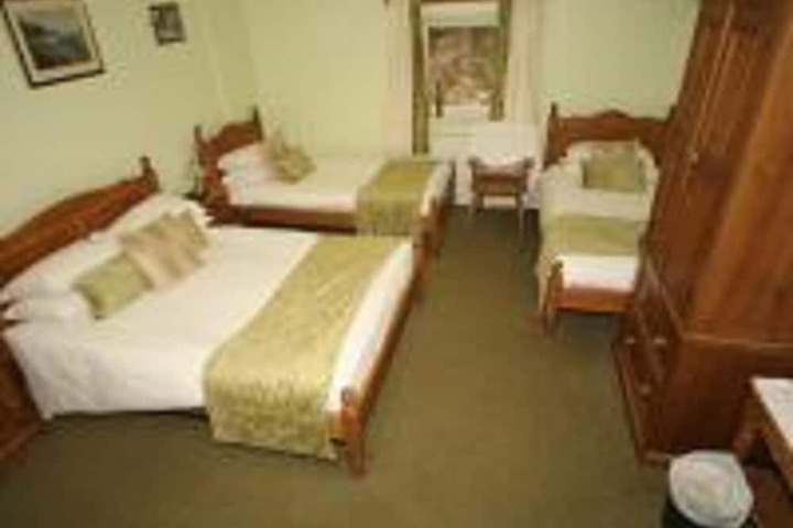 Ladybower Inn Image 4