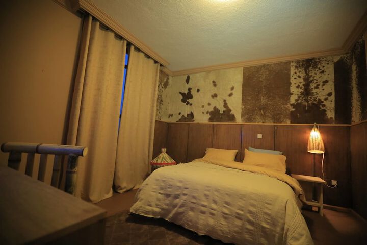 Room 3 of 16