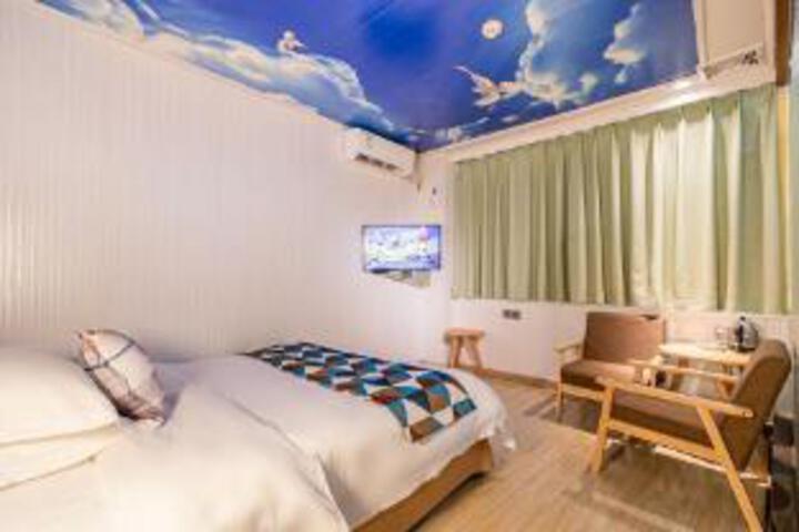 Room 6 of 6