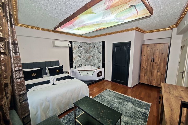 Room 43 of 71