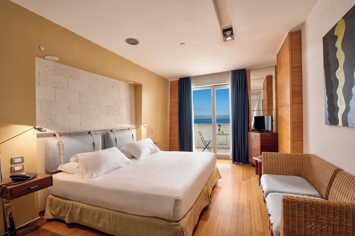 Room 16 of 73