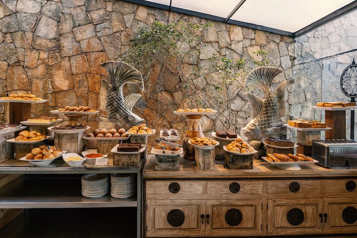 Dining 44 of 54