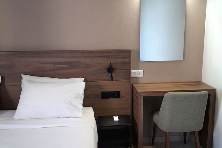 Room 21 of 53
