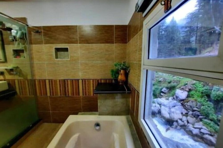 Room 2 of 3