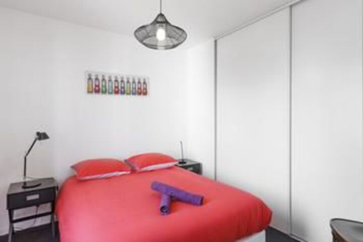 Room 5 of 9