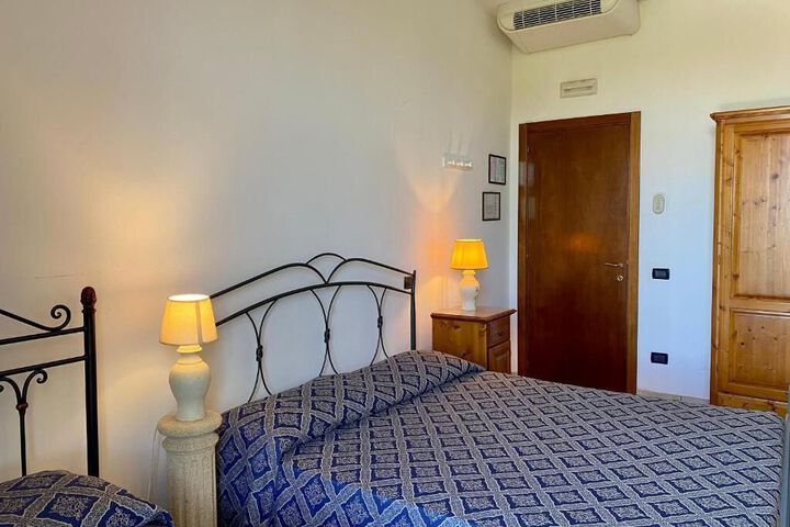 Room 28 of 78