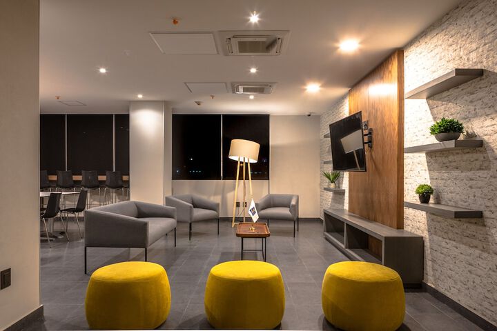 Business Center 43 of 50