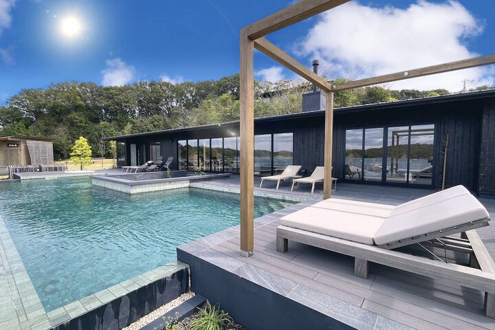 Sundeck 54 of 59