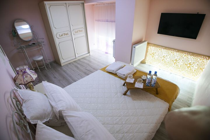 Room 52 of 57