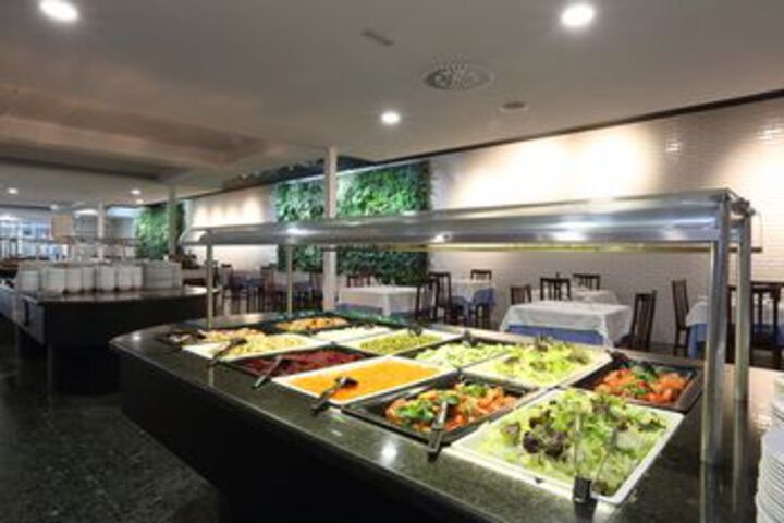Dining 47 of 48