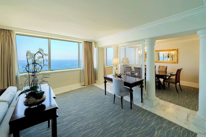 Room 42 of 150