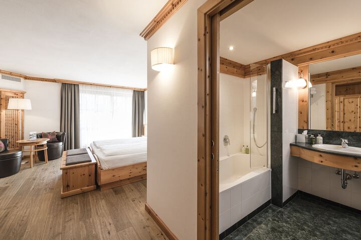 Room 45 of 153
