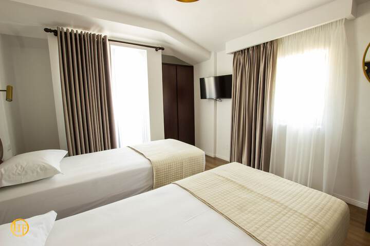 Room 10 of 30