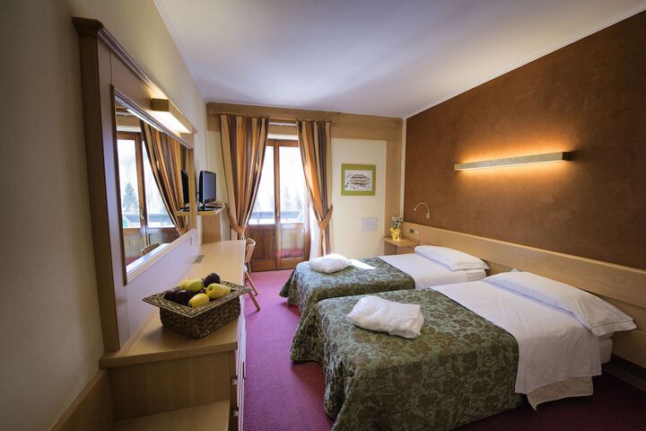 Room 3 of 47