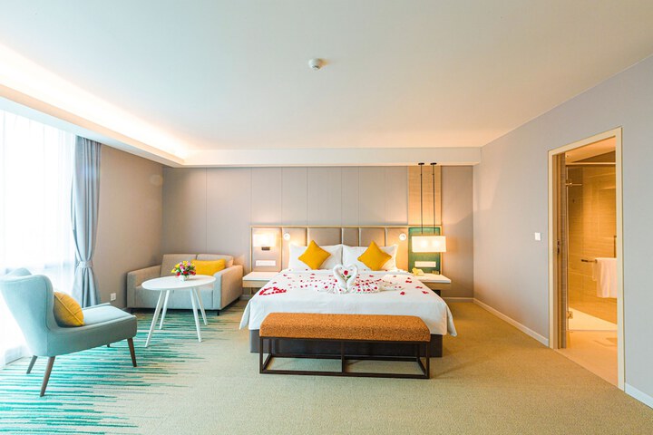 Room 6 of 50