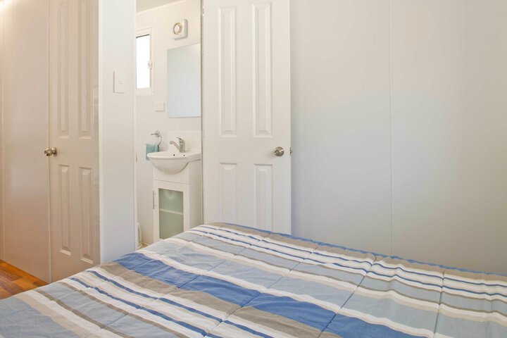 Room 4 of 85