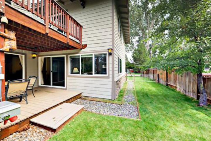 474 Capri Dr Home in South Lake Tahoe, CA