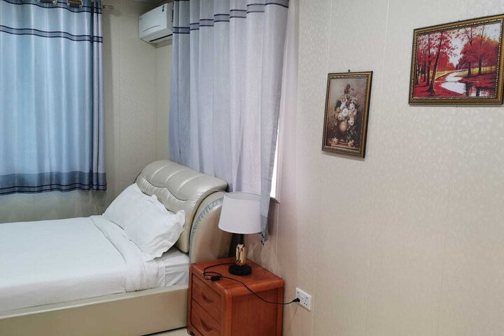Room 34 of 87