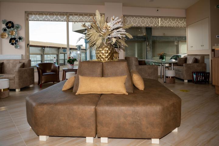 Guest Lobby
