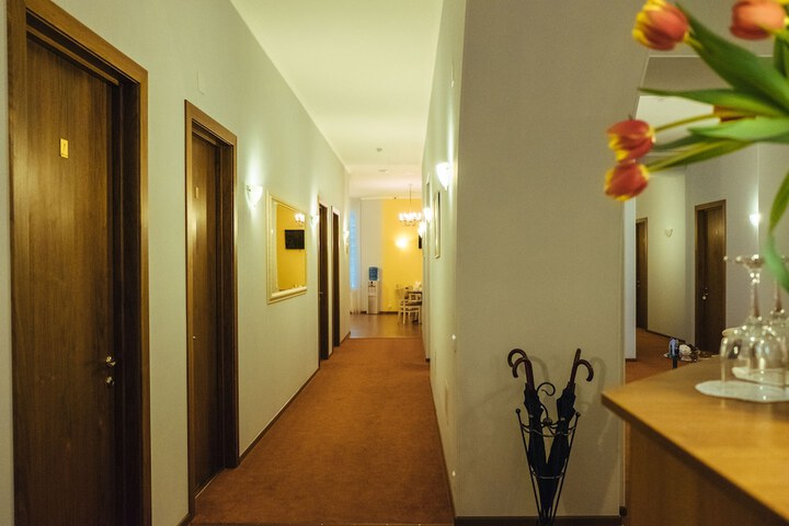 Ballroom/Hall 45 of 49