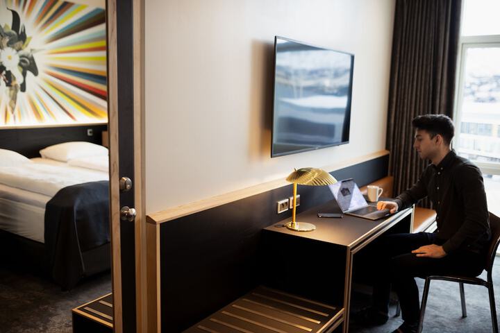 Room 12 of 85
