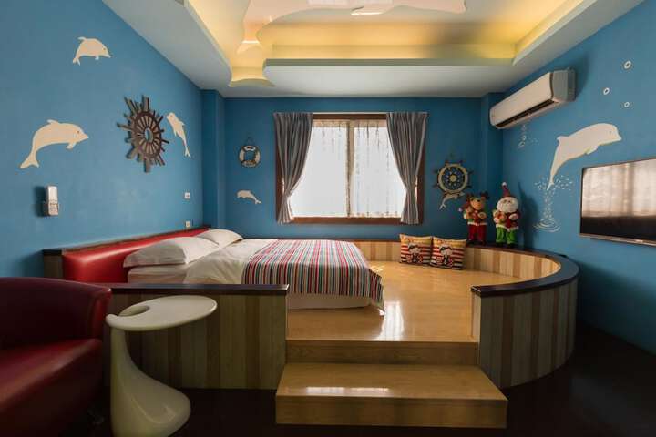 Room 23 of 43