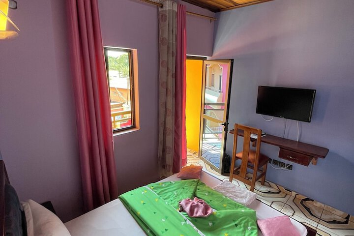 Room 53 of 118
