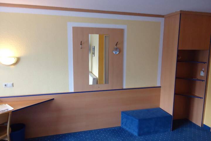 Room 14 of 34