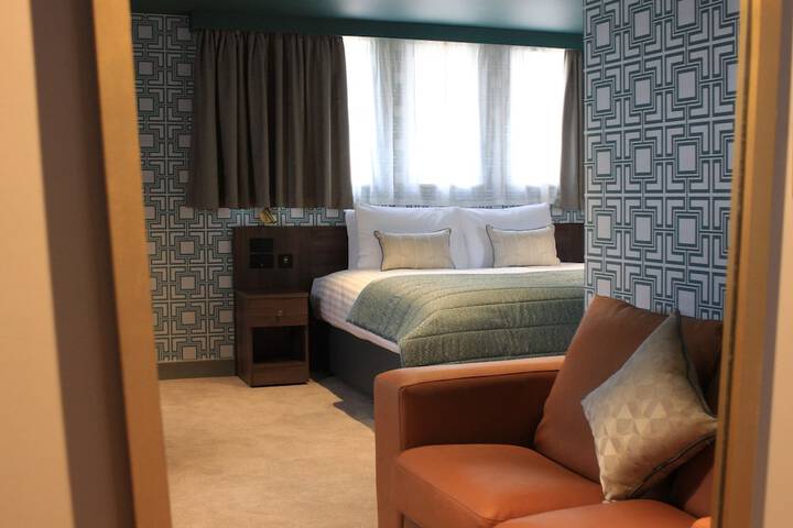 Room 12 of 38