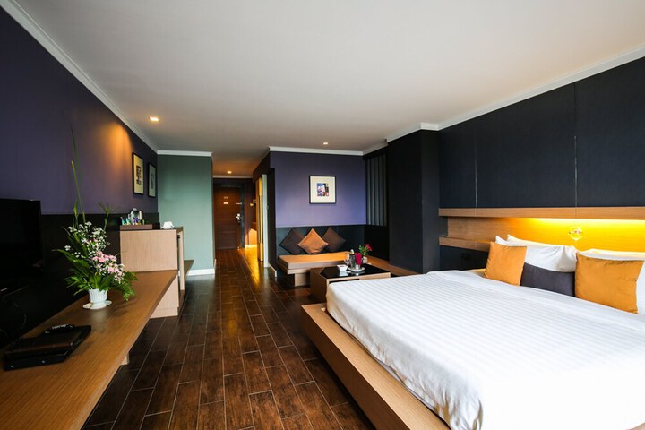 Room 20 of 153