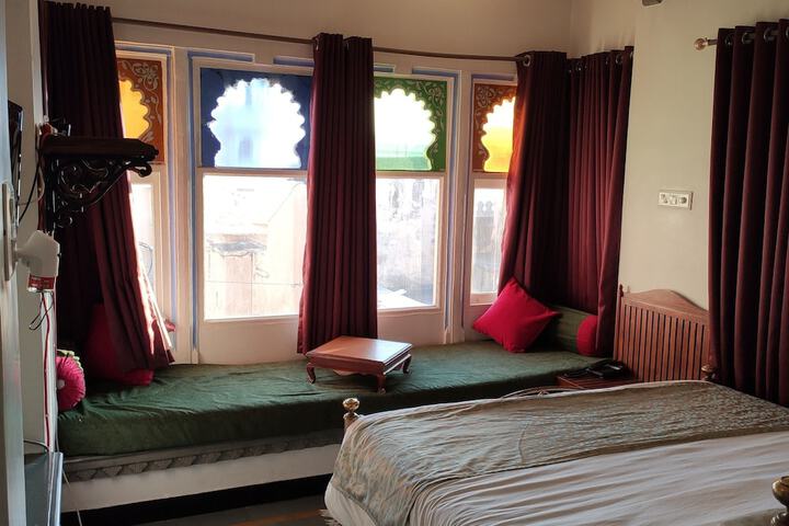 Room 9 of 50
