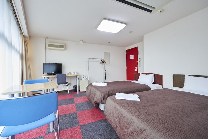 Room 16 of 34