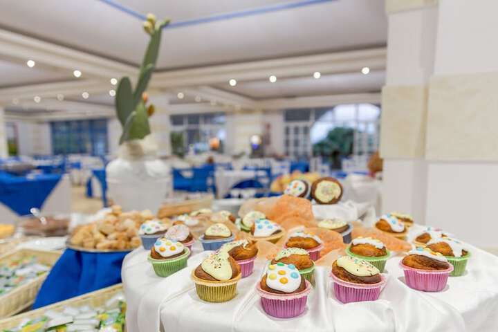 Dining 60 of 85