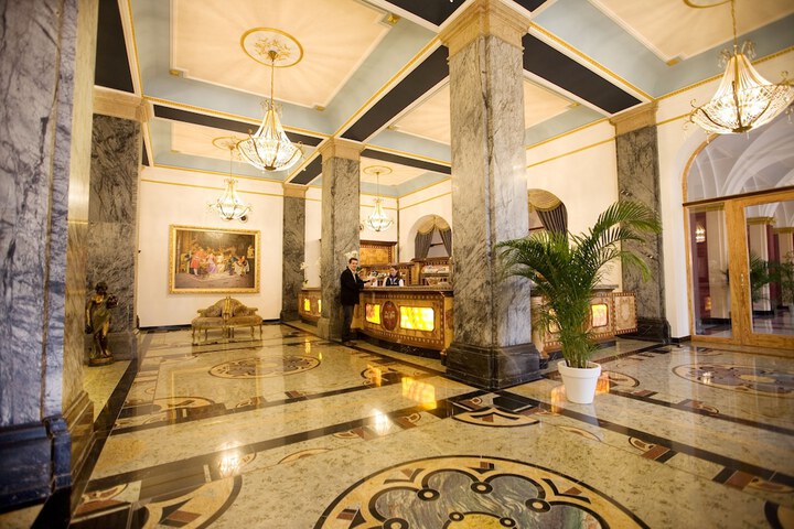 Hotel 2 of 55